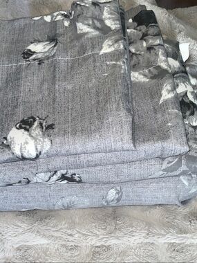 Gray Floral Home bedding 4 pièces Set - Elegant Neutral Design
